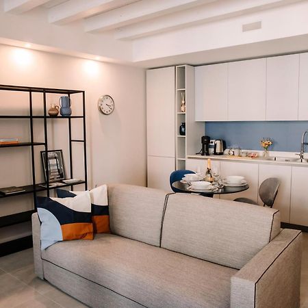 Elegant Beige Apartment - 5 Minutes From The Lake Como Exteriér fotografie