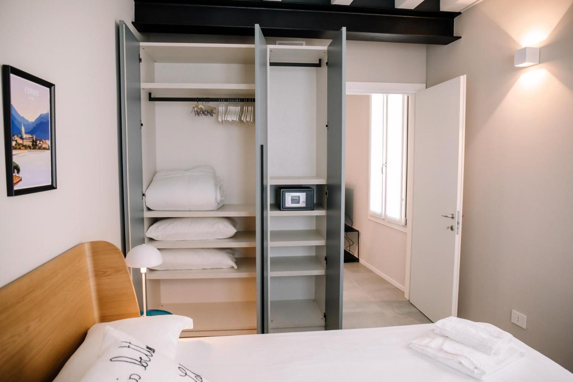 Elegant Beige Apartment - 5 Minutes From The Lake Como Exteriér fotografie