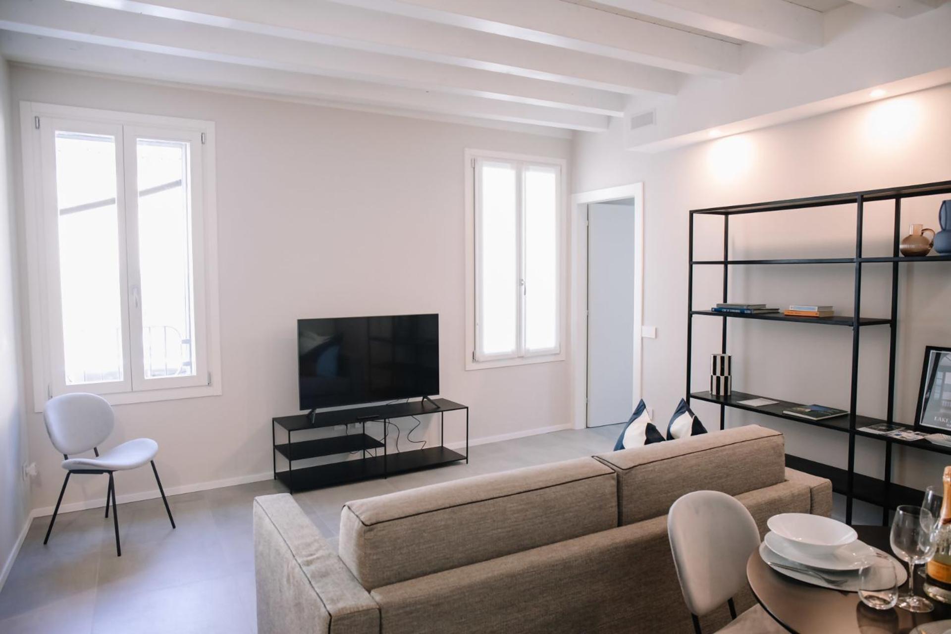 Elegant Beige Apartment - 5 Minutes From The Lake Como Exteriér fotografie